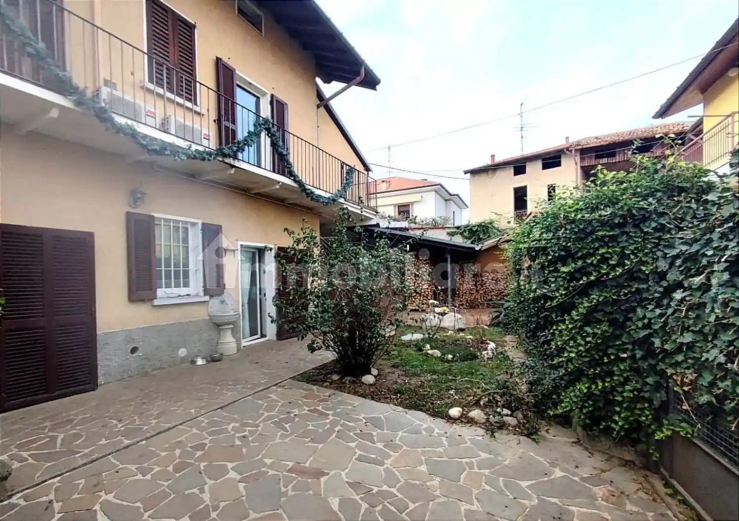 Villa in vendita a Gazzada Schianno