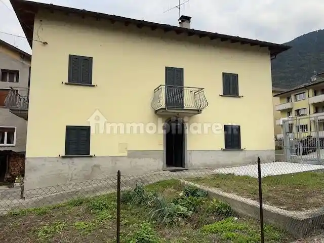 Villa in vendita a Berbenno di Valtellina