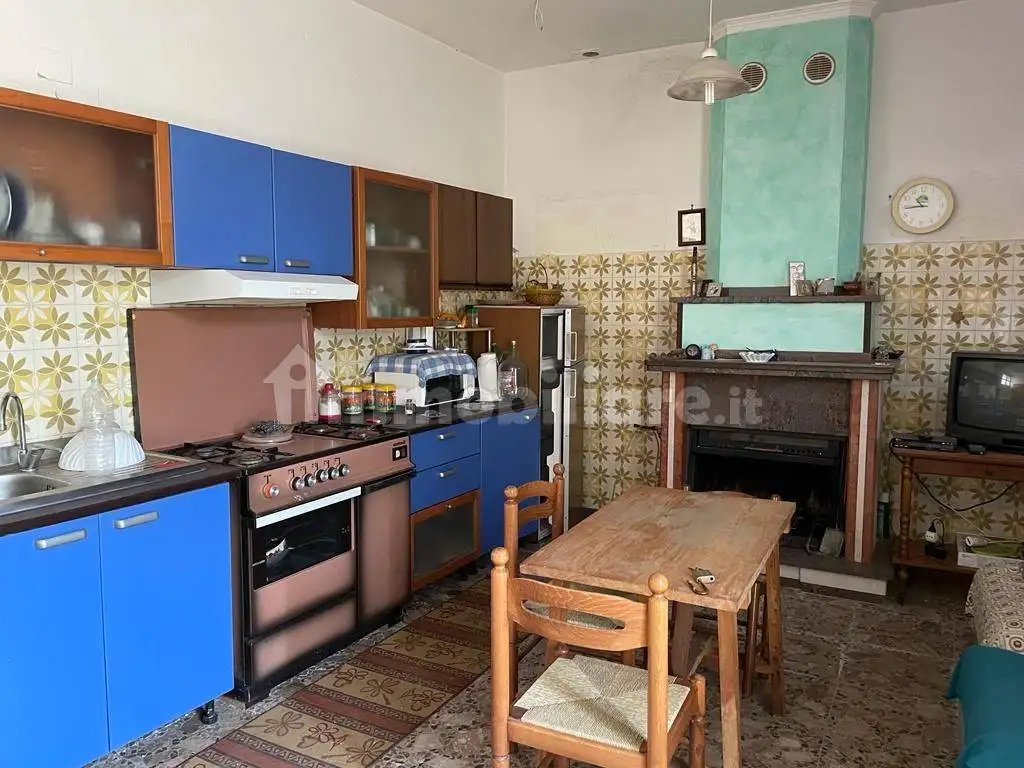 Rustico - Casale in vendita a San Gregorio Magno