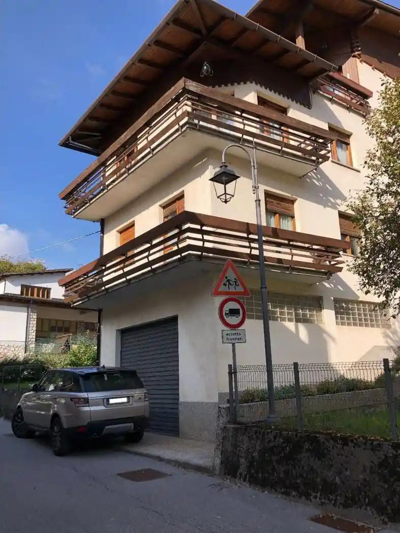 Casa indipendente in vendita a Forni Avoltri