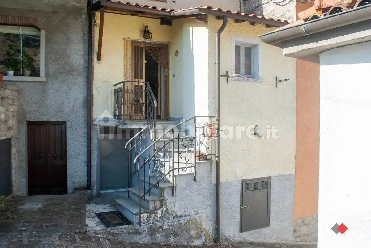 Appartamento in vendita a Villa Collemandina