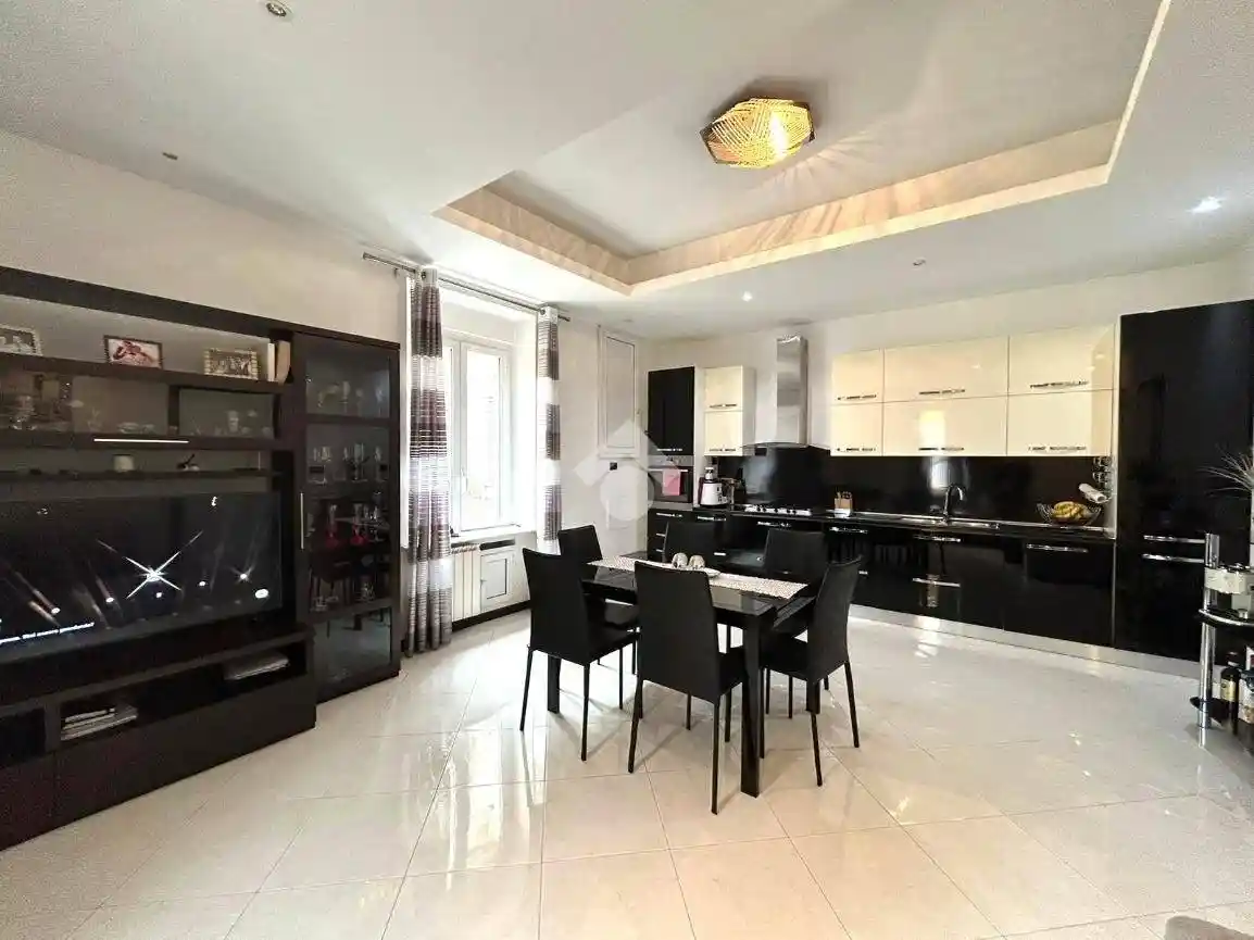 Appartamento in vendita a Genova