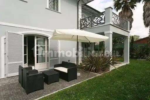 Villa in vendita a Forte dei Marmi