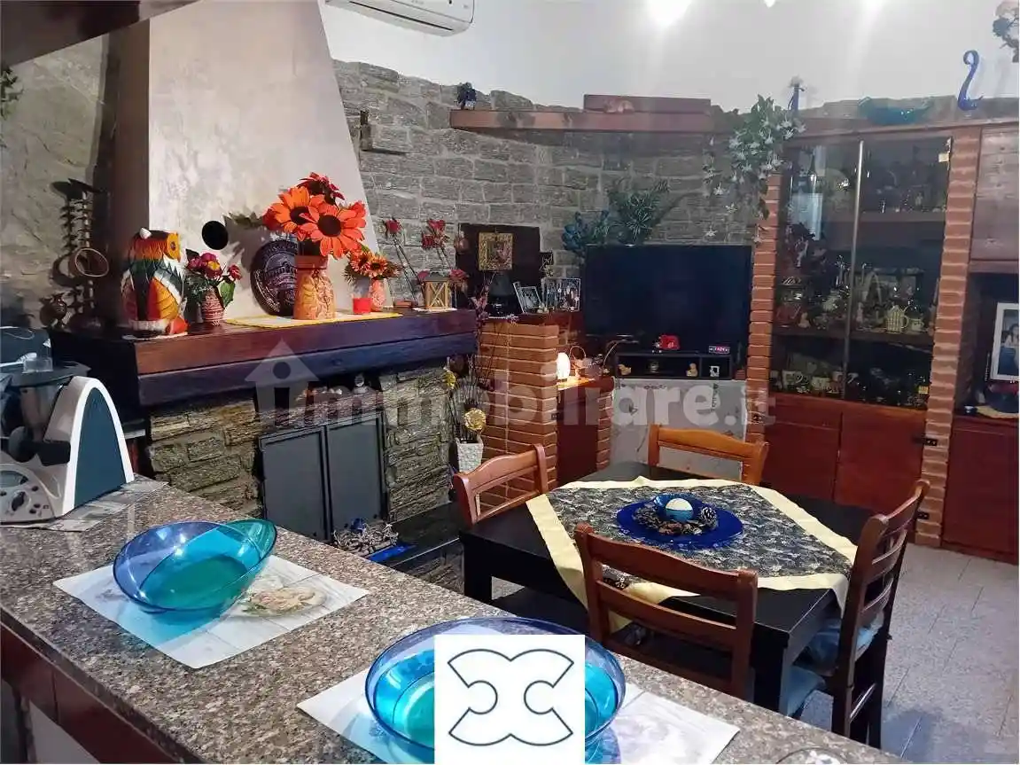 Rustico - Casale in vendita a Gorla Minore