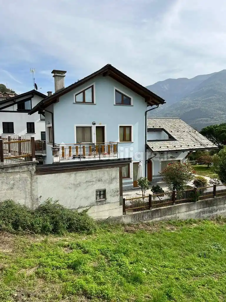 Villa in vendita a Castione Andevenno