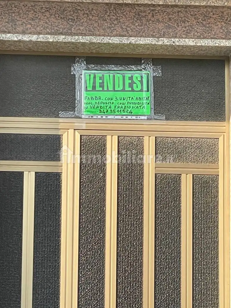 Palazzo - Edificio in vendita a Torre Orsaia