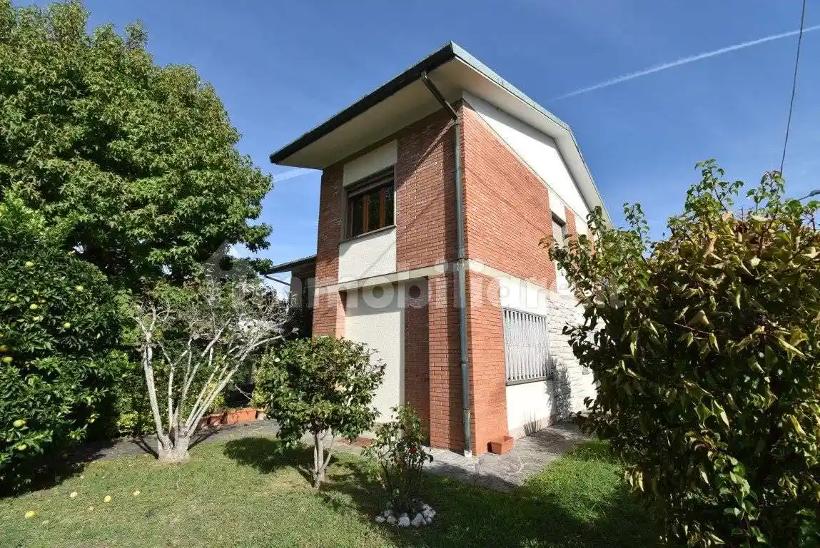 Villa in vendita a Pietrasanta