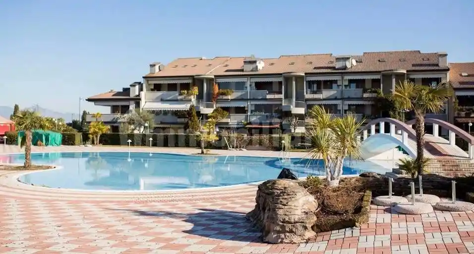 Villa in vendita a Desenzano del Garda