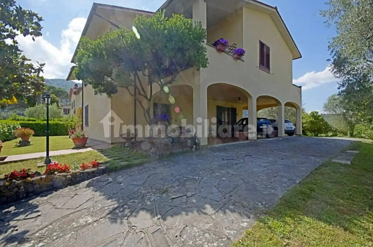 Villa in vendita a Figline e Incisa Valdarno