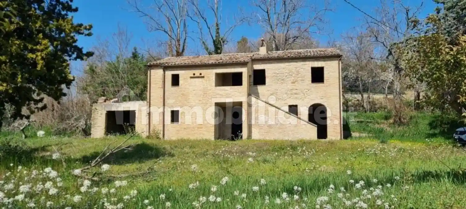 Villa in vendita a Montalto delle Marche