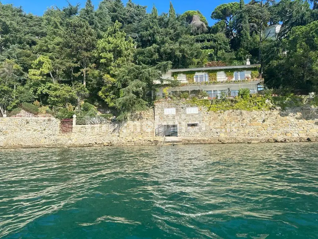 Villa in vendita a Trieste