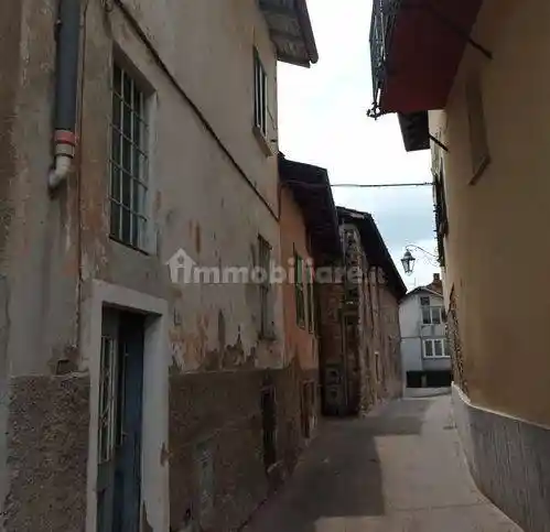Rustico - Casale in vendita a Besano