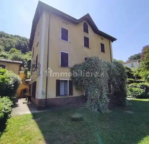 Villa in vendita a Porto Ceresio