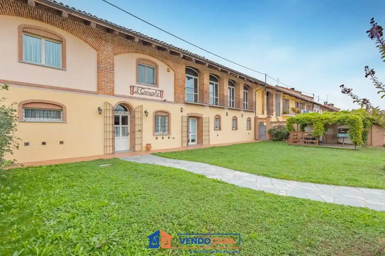 Casa indipendente in vendita a Sanfrè