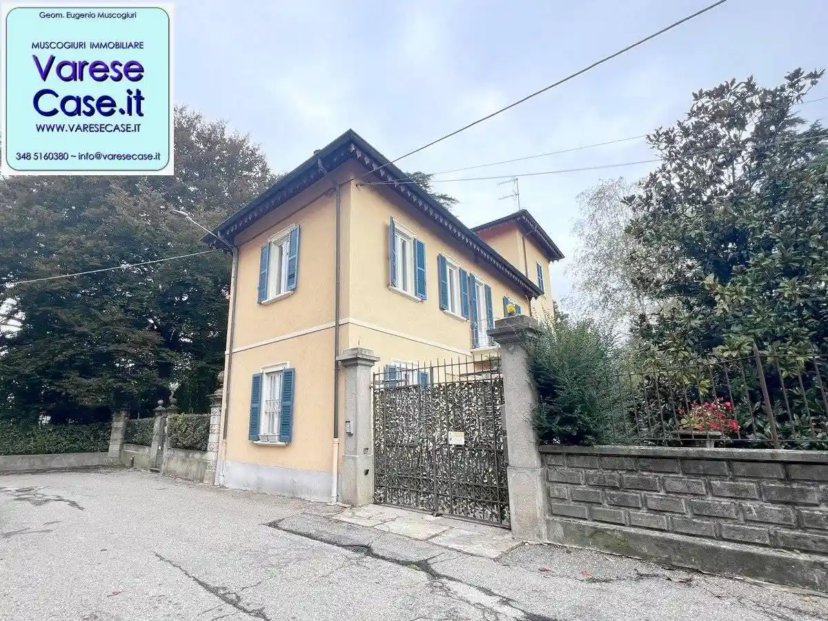 Casa indipendente in affitto a Malnate