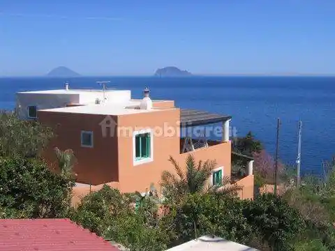 Villa in vendita a Santa Marina Salina