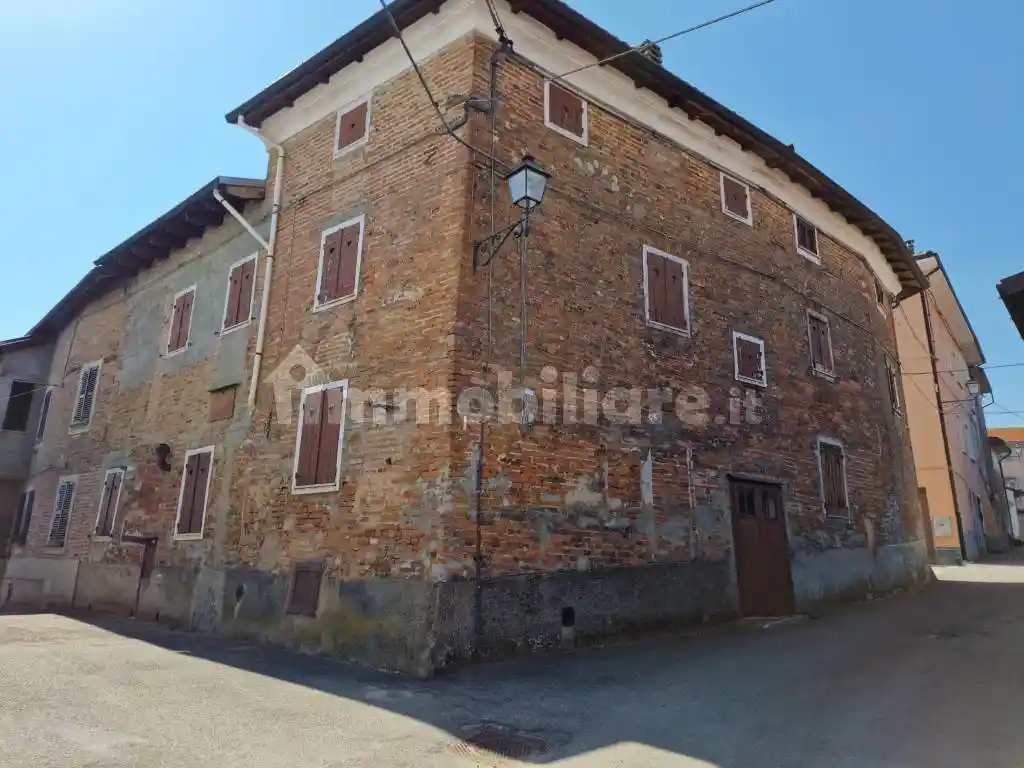 Rustico - Casale in vendita a Mombaruzzo