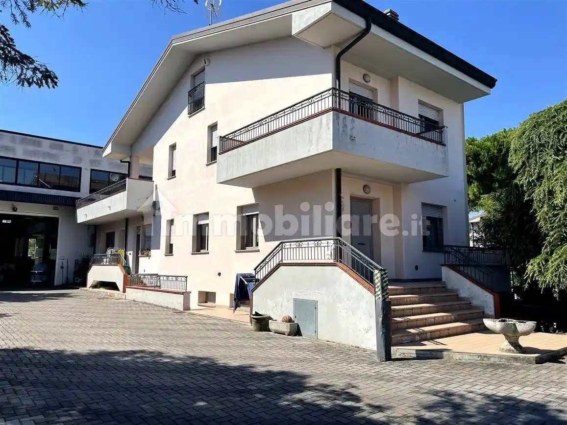 Casa indipendente in vendita a Rimini