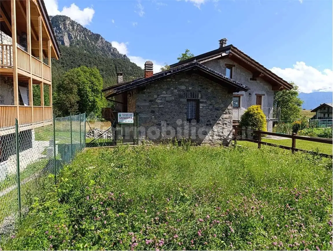 Casa indipendente in vendita a Emarèse