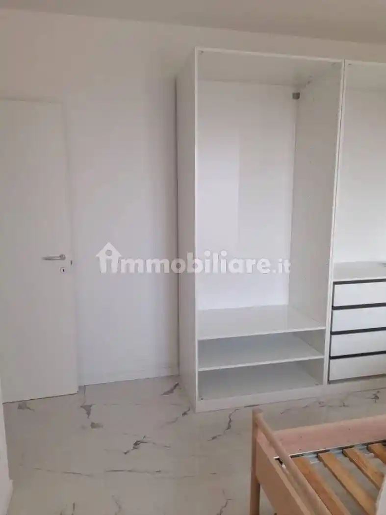 Bilocale via Alessandro Manzoni 29, Centro, Lainate - foto 2