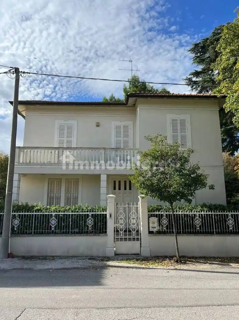 Villa in affitto a Fano