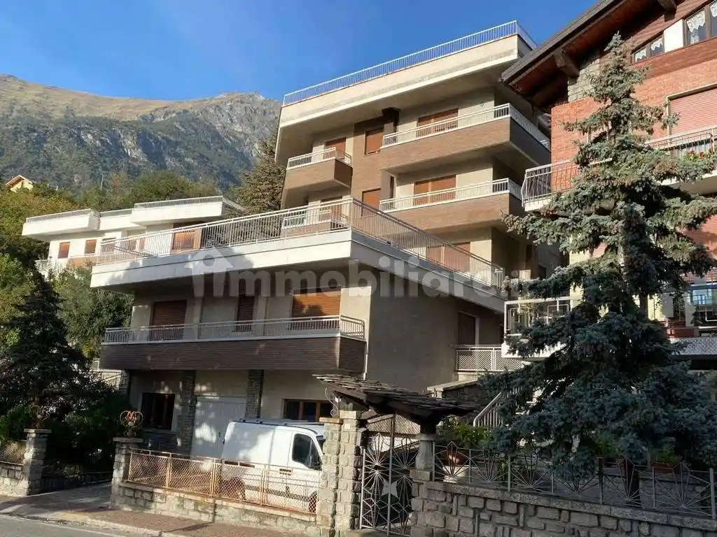 Palazzo - Edificio in vendita a Saint-Vincent