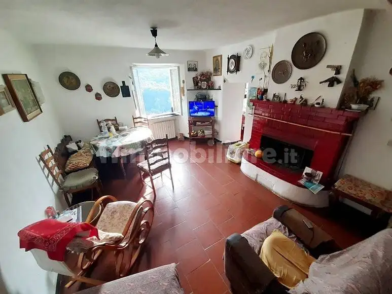 Casa indipendente in vendita a Neirone