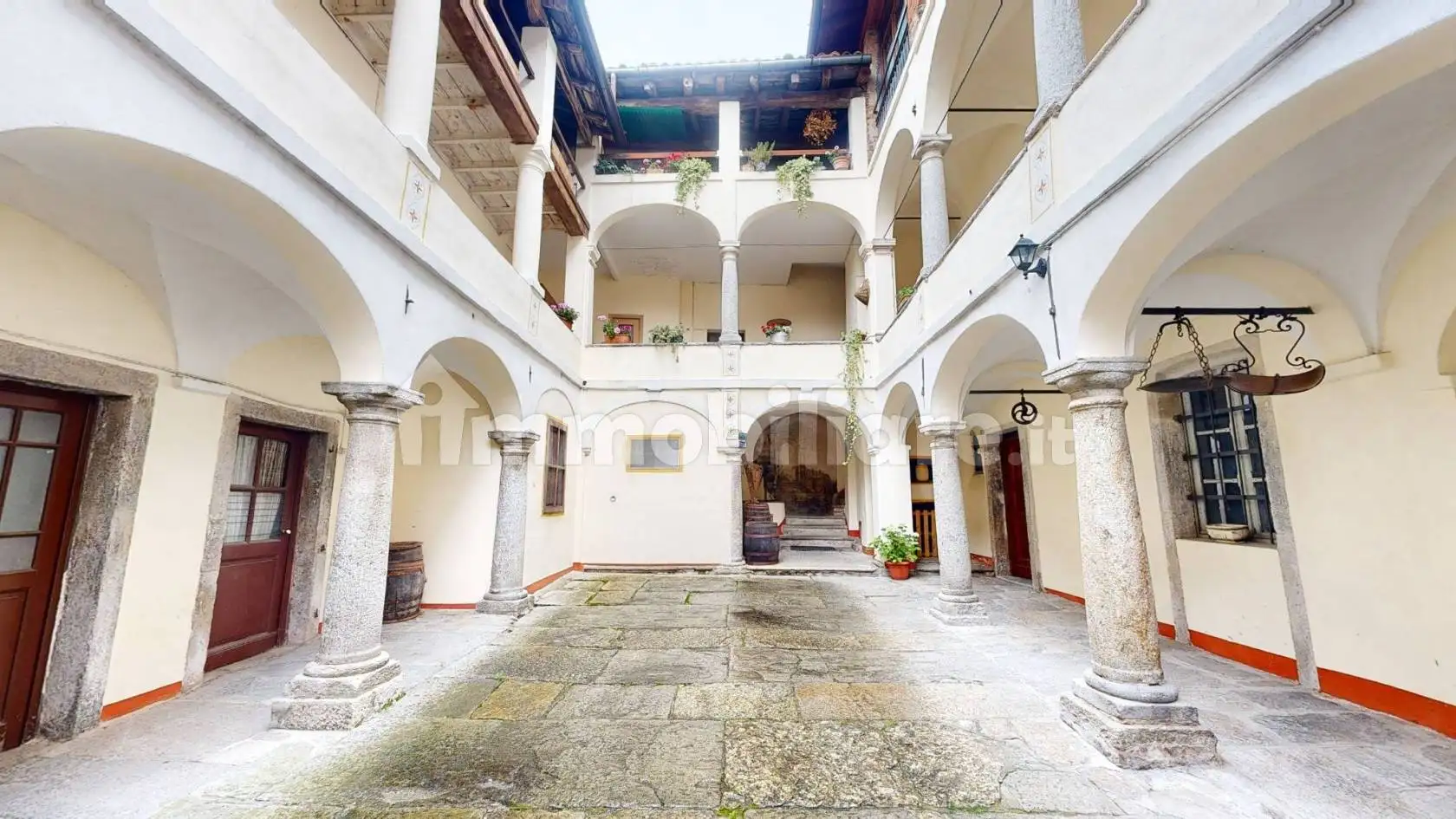 Appartamento in vendita a Castello Cabiaglio