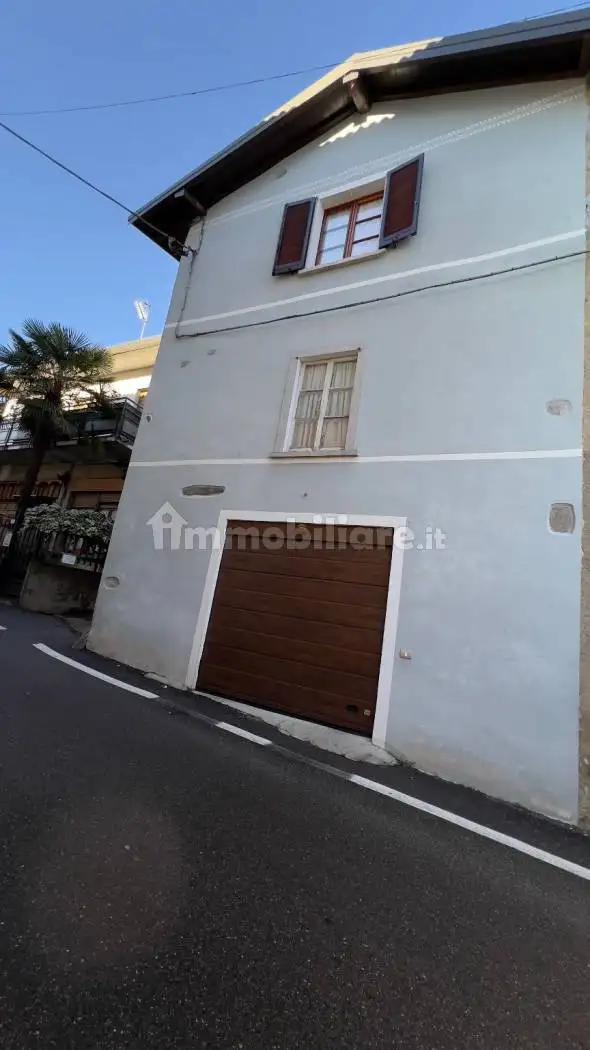 Casa indipendente in vendita a Clivio