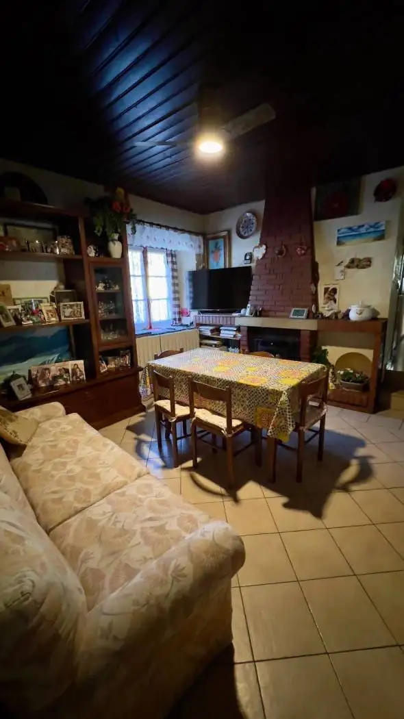 Terratetto unifamiliare via Abruzzi 22, Clivio - foto 3