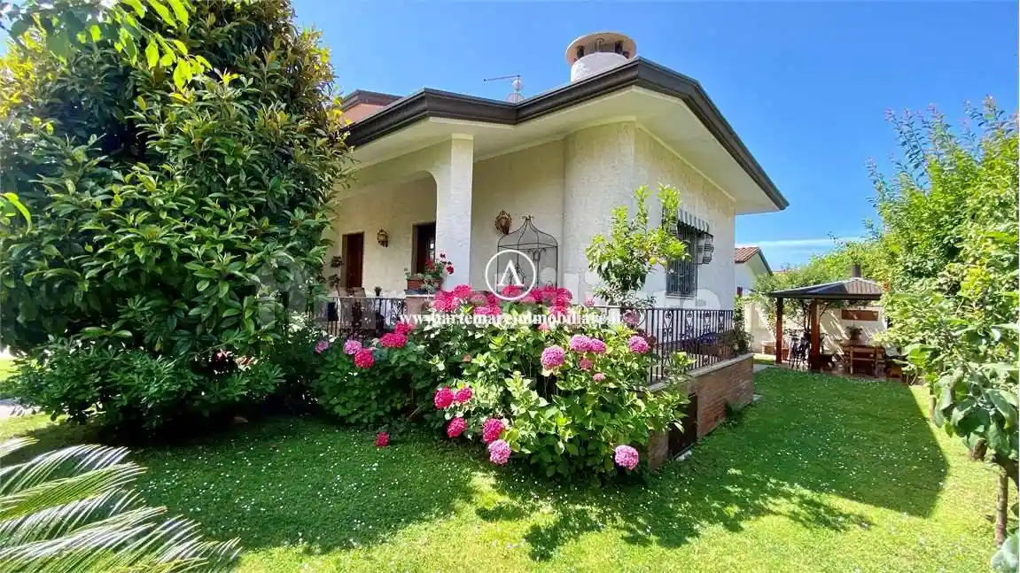 Villa in affitto a Forte dei Marmi