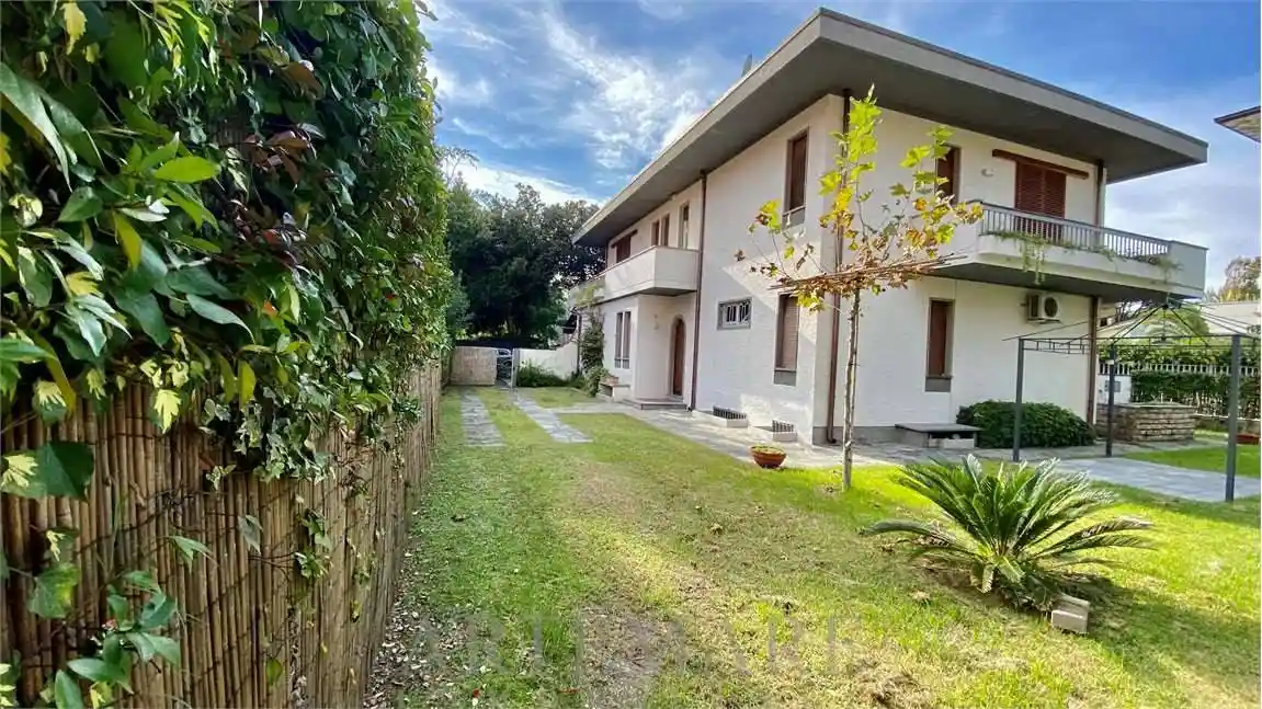 Villa in affitto a Forte dei Marmi