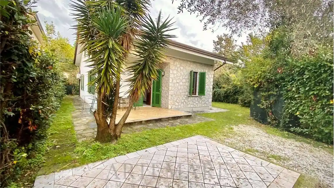 Casa indipendente in affitto a Forte dei Marmi