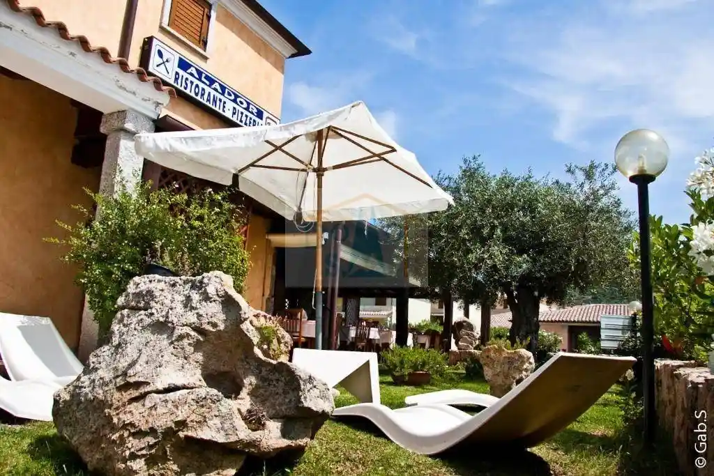 Palazzo - Edificio in vendita a Budoni