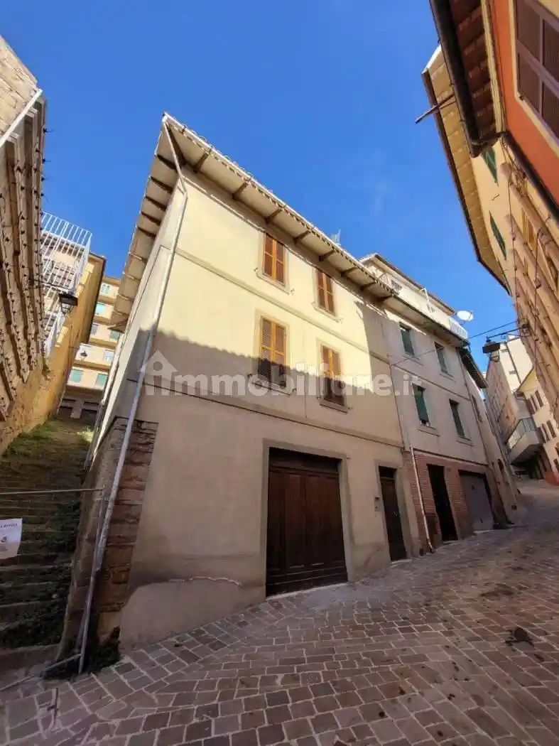 Villa in vendita a Camerino