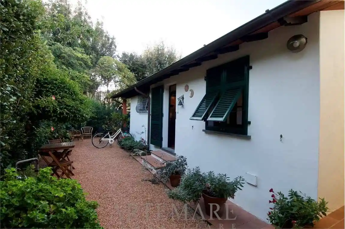 Casa indipendente in affitto a Forte dei Marmi