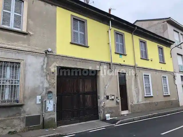 Palazzo - Edificio in vendita a Cesano Maderno