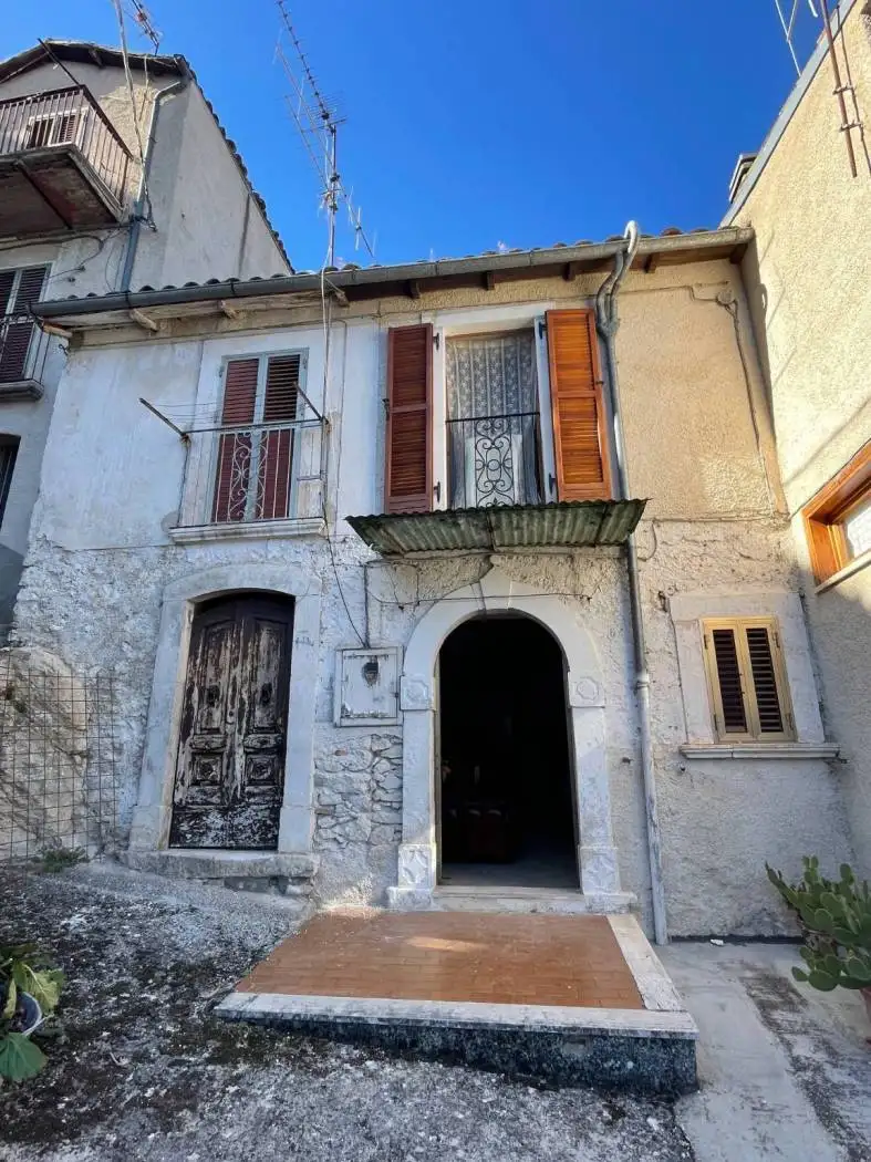 Appartamento in vendita a Capestrano