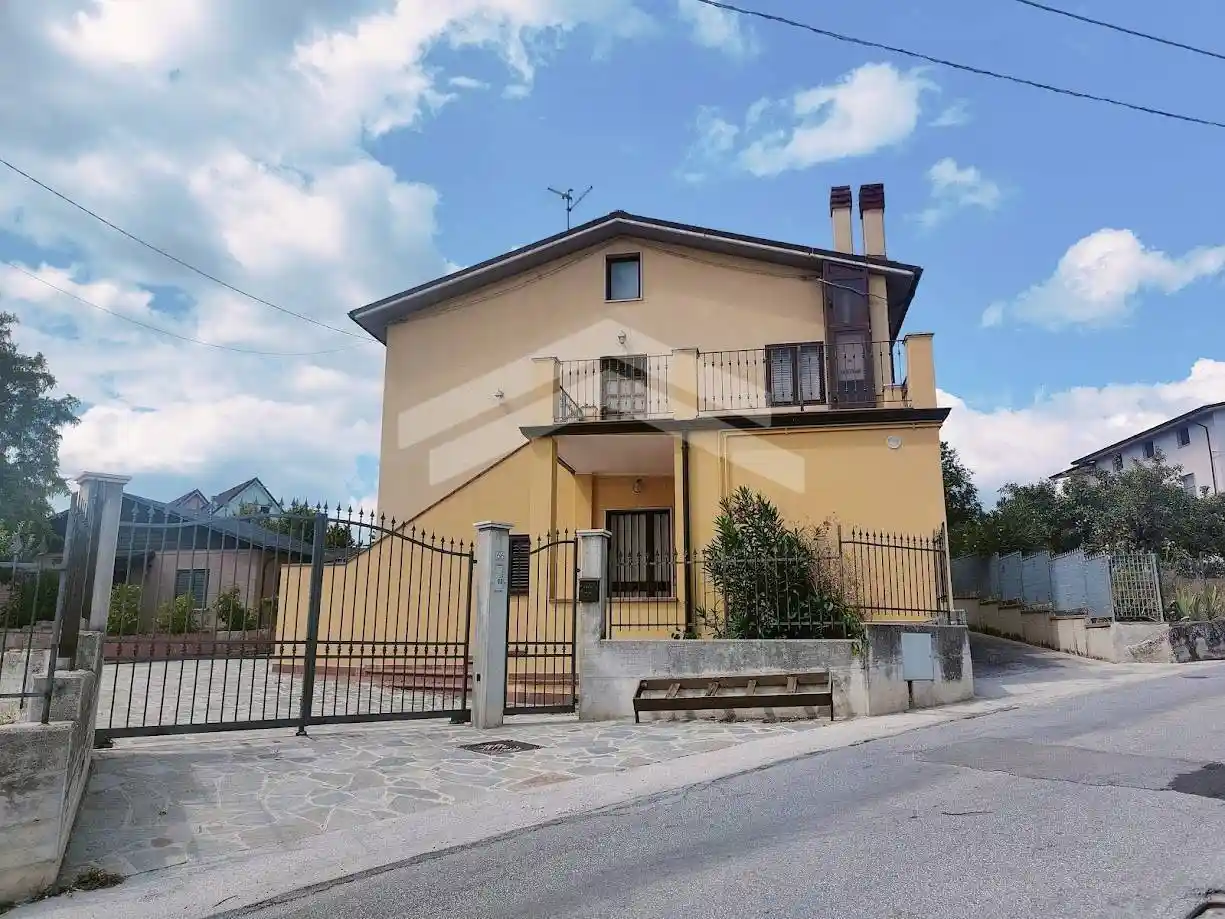 Appartamento C.da Colle dell'Orso 66, Colle dell'Orso, Campobasso - foto 2