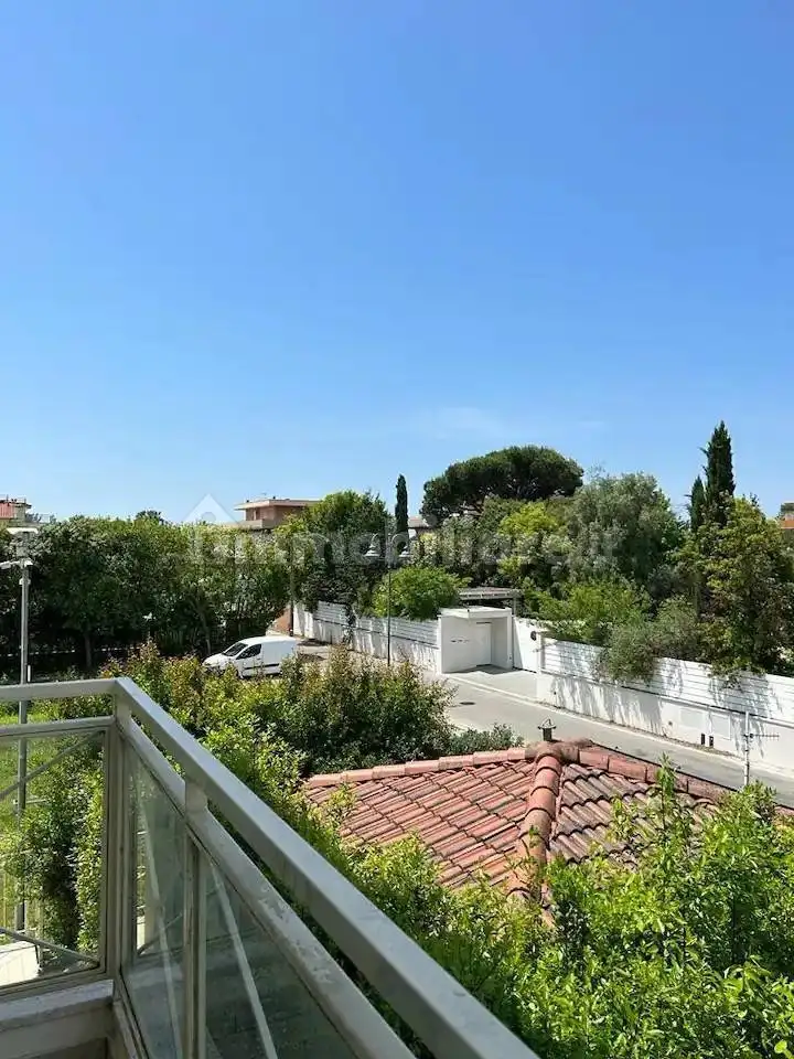 Appartamento in affitto a Montignoso