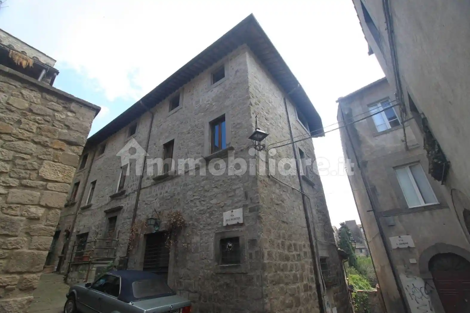 Palazzo - Edificio in vendita a Viterbo