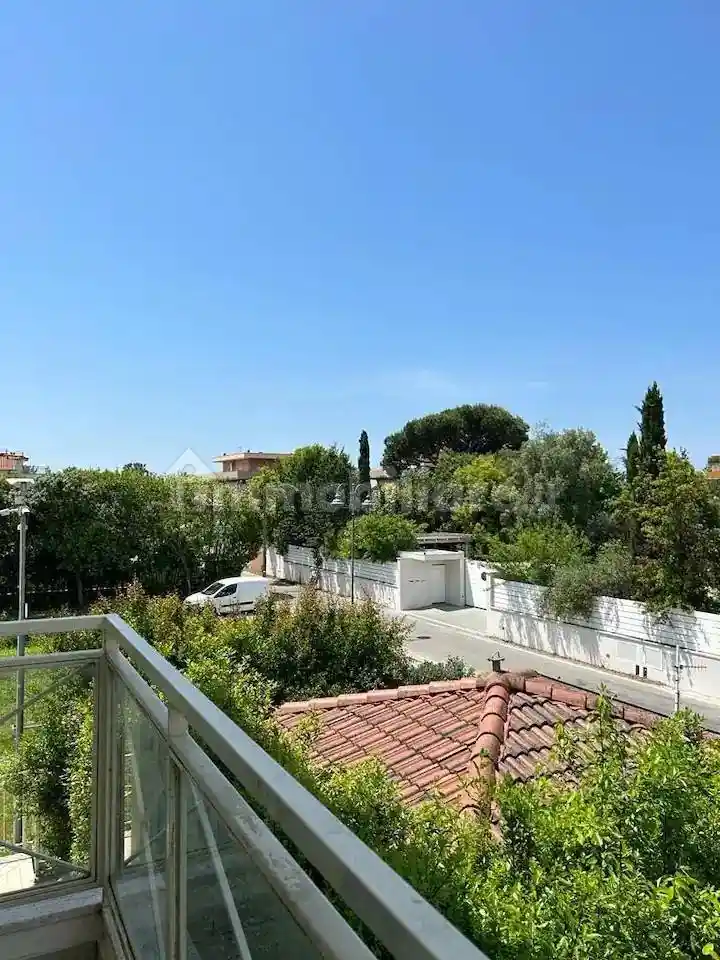 Appartamento in vendita a Montignoso