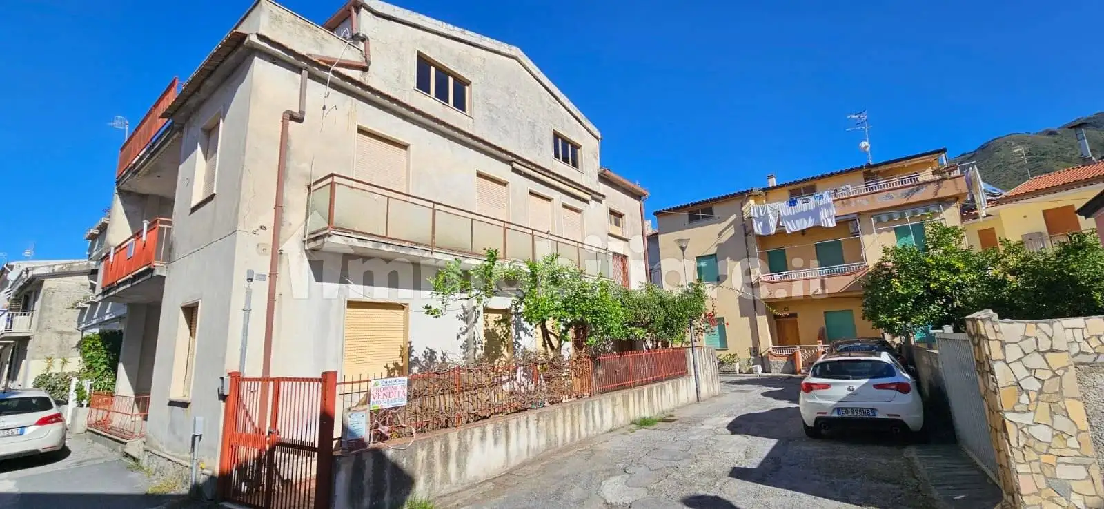 Palazzo - Edificio in vendita a Praia a Mare