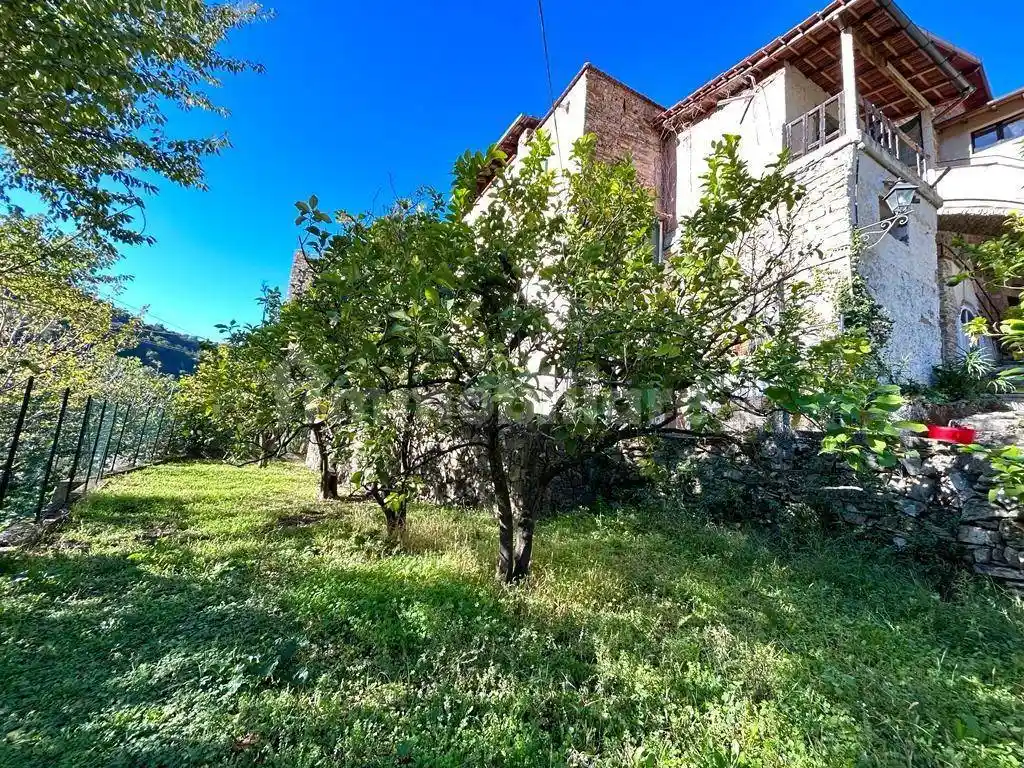 Casa indipendente in vendita a Camporosso
