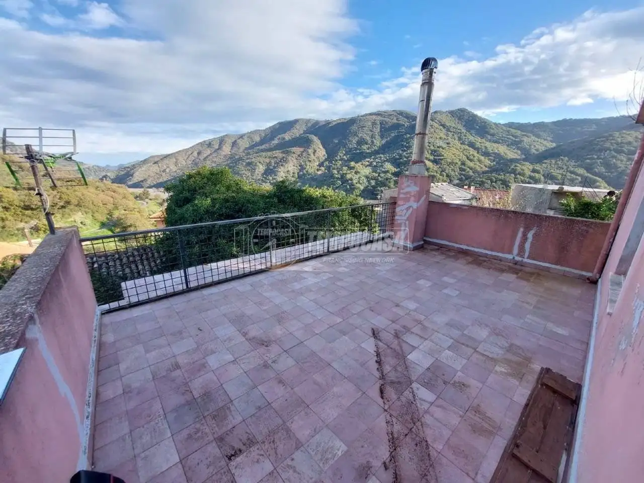 Casa indipendente in vendita a Fondachelli-Fantina