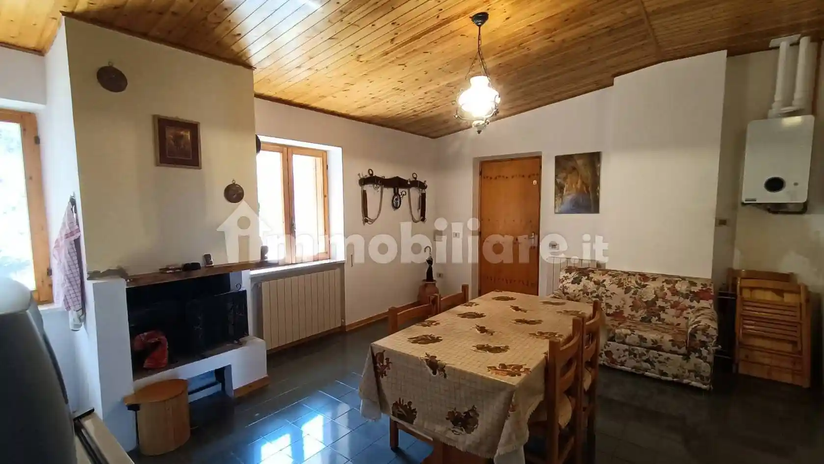 Trilocale buono stato, secondo piano, Bolognola - foto 2