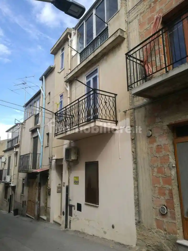 Casa indipendente in vendita a Castellana Sicula