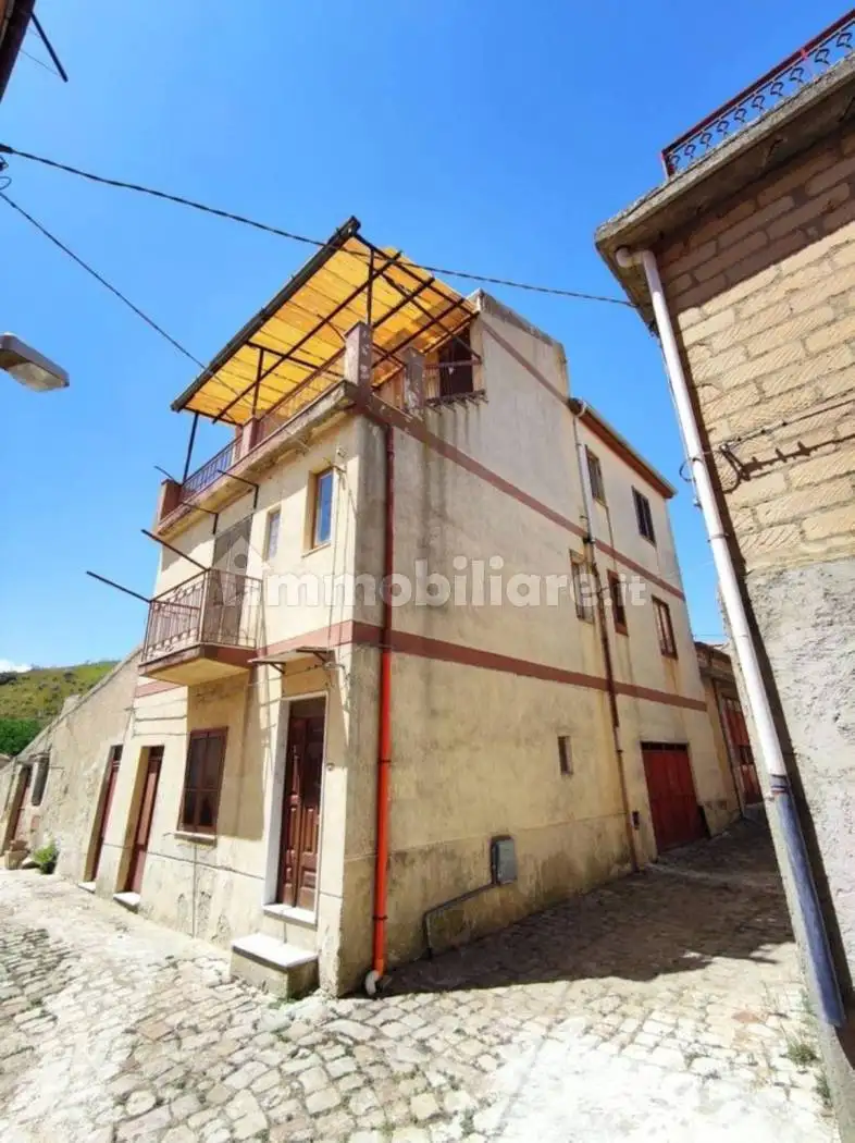 Casa indipendente in vendita a Bompietro