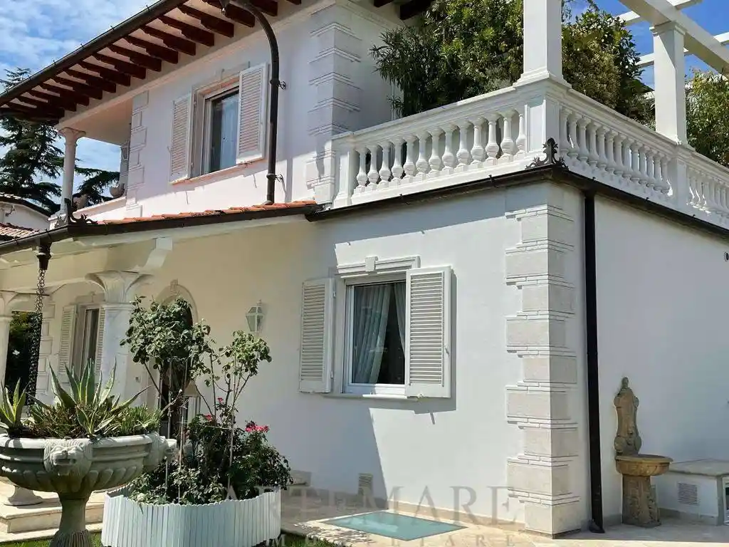 Villa in vendita a Pietrasanta