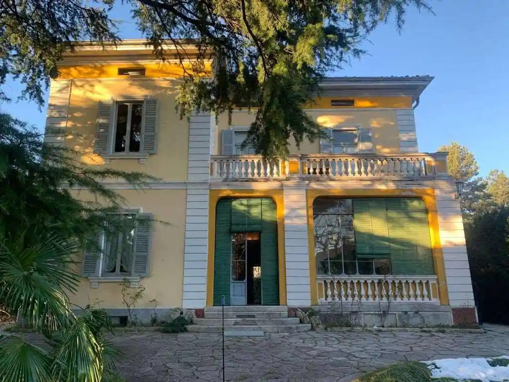 Villa in vendita a Erba